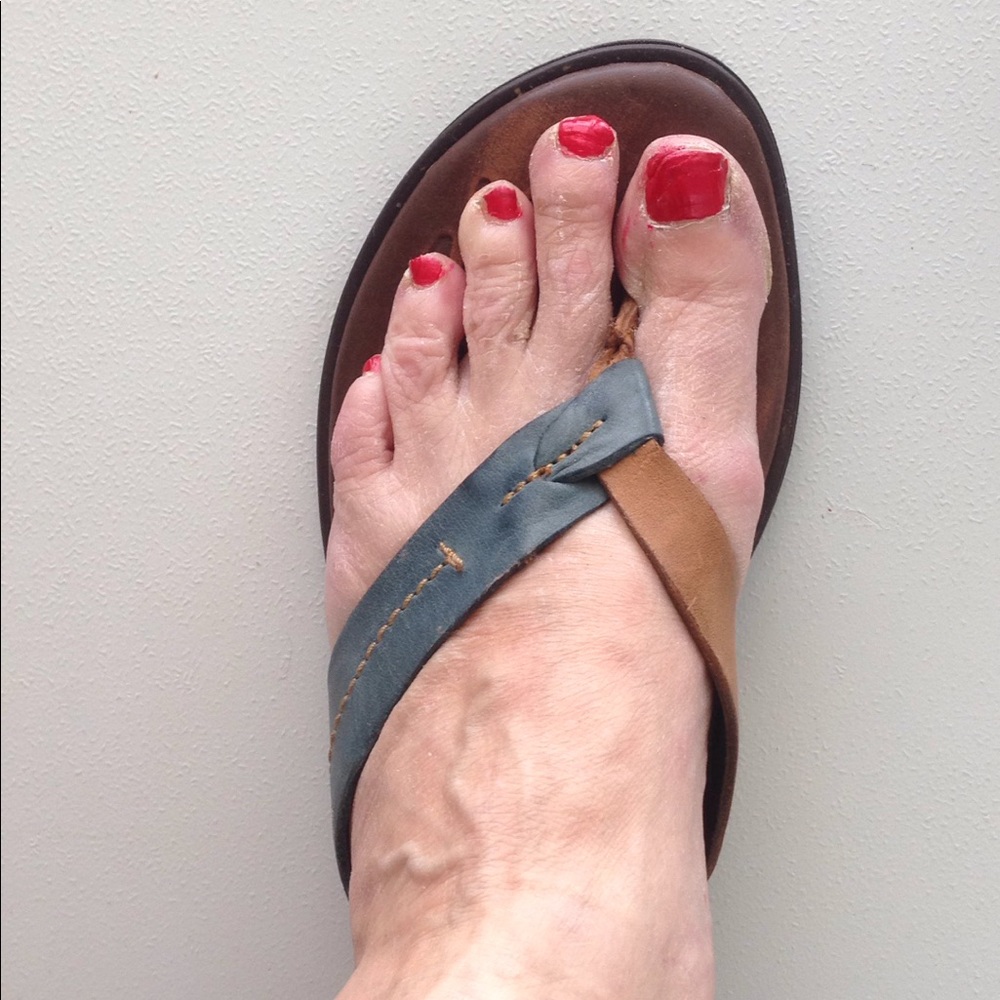 Born Denim Blue And Tan Leather Thong Style Sandal - Picture 2 of 2